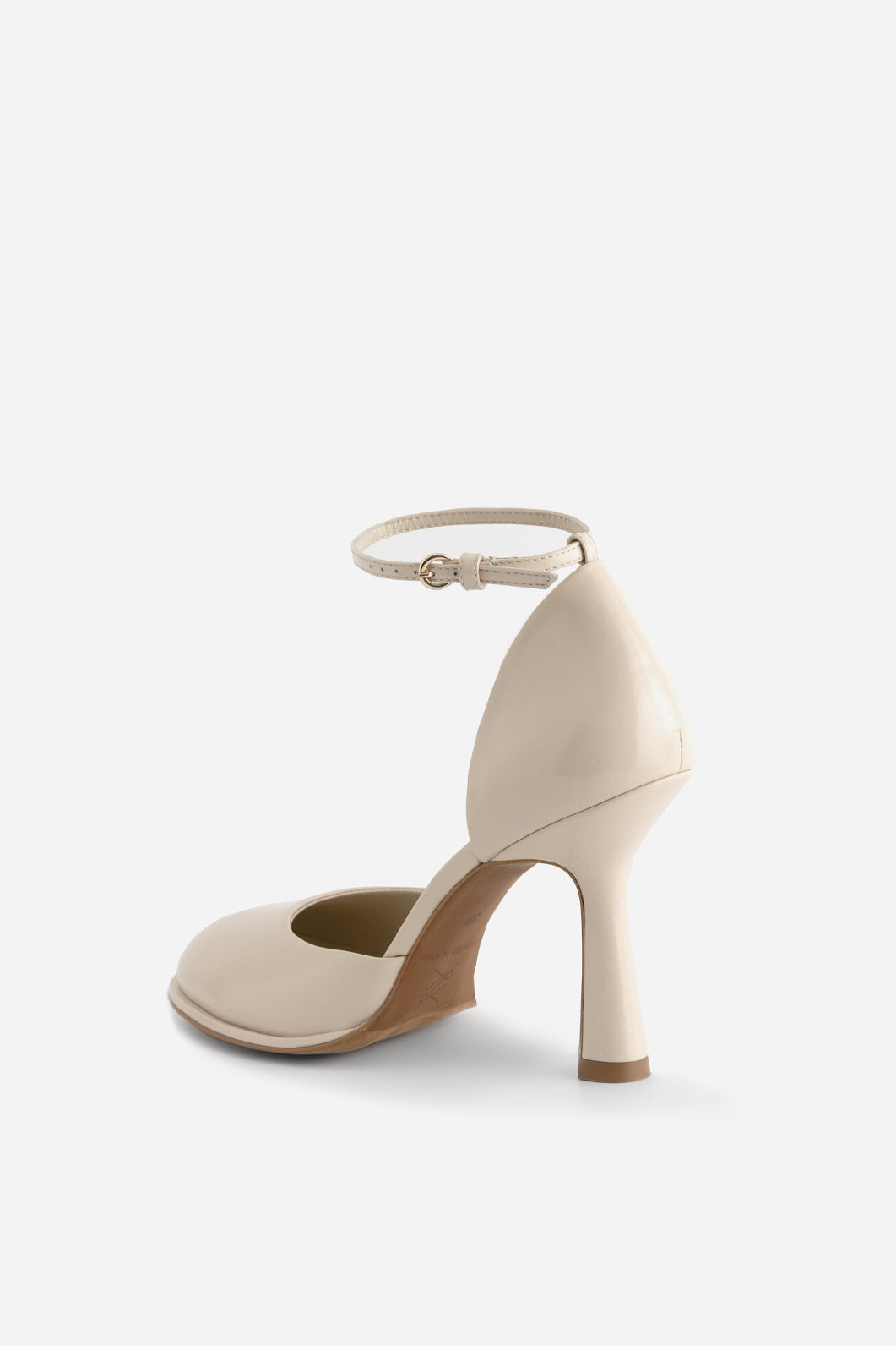 AMANDA LEATHER PUMPS IN TOFU SHADE KACHOROVSKA