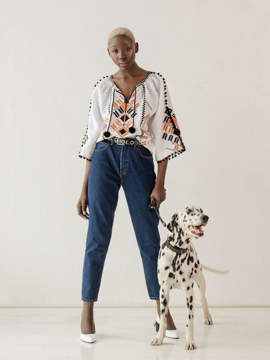 Embroidered shirt in boho style with white linen Bee ETNODIM