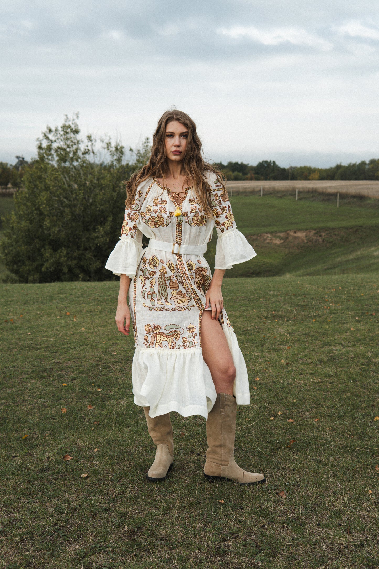 "Embroidery history" beige maxi dress FOBERINI