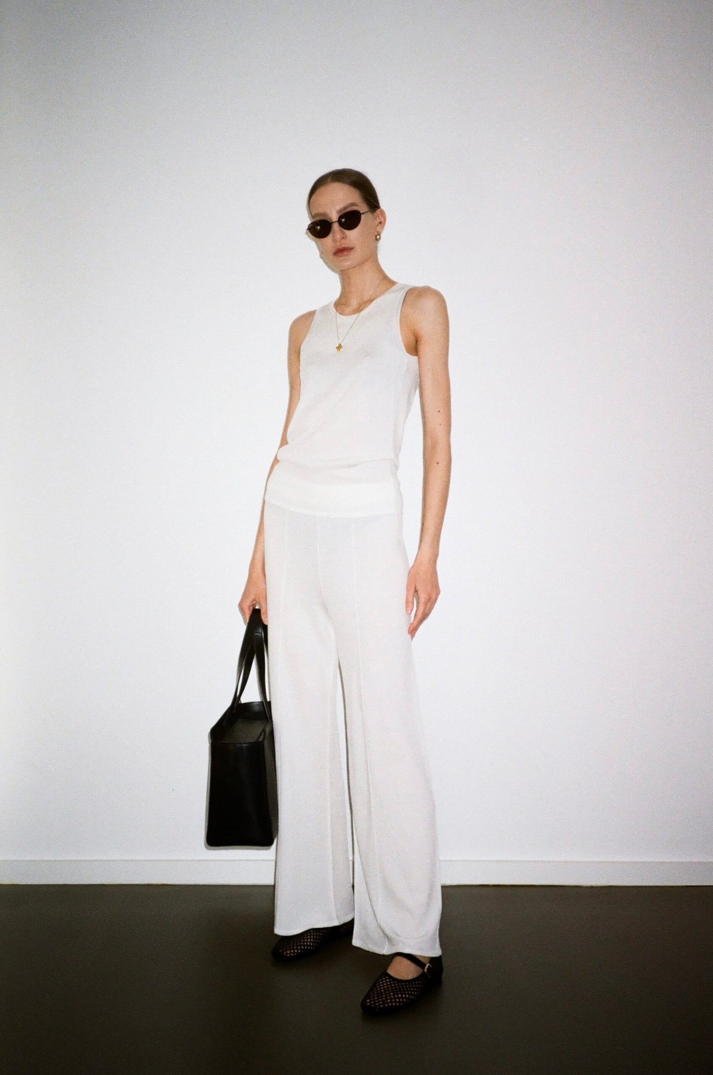 KNITTED TANK TOP WITH OPEN BACK KATERINA KVIT