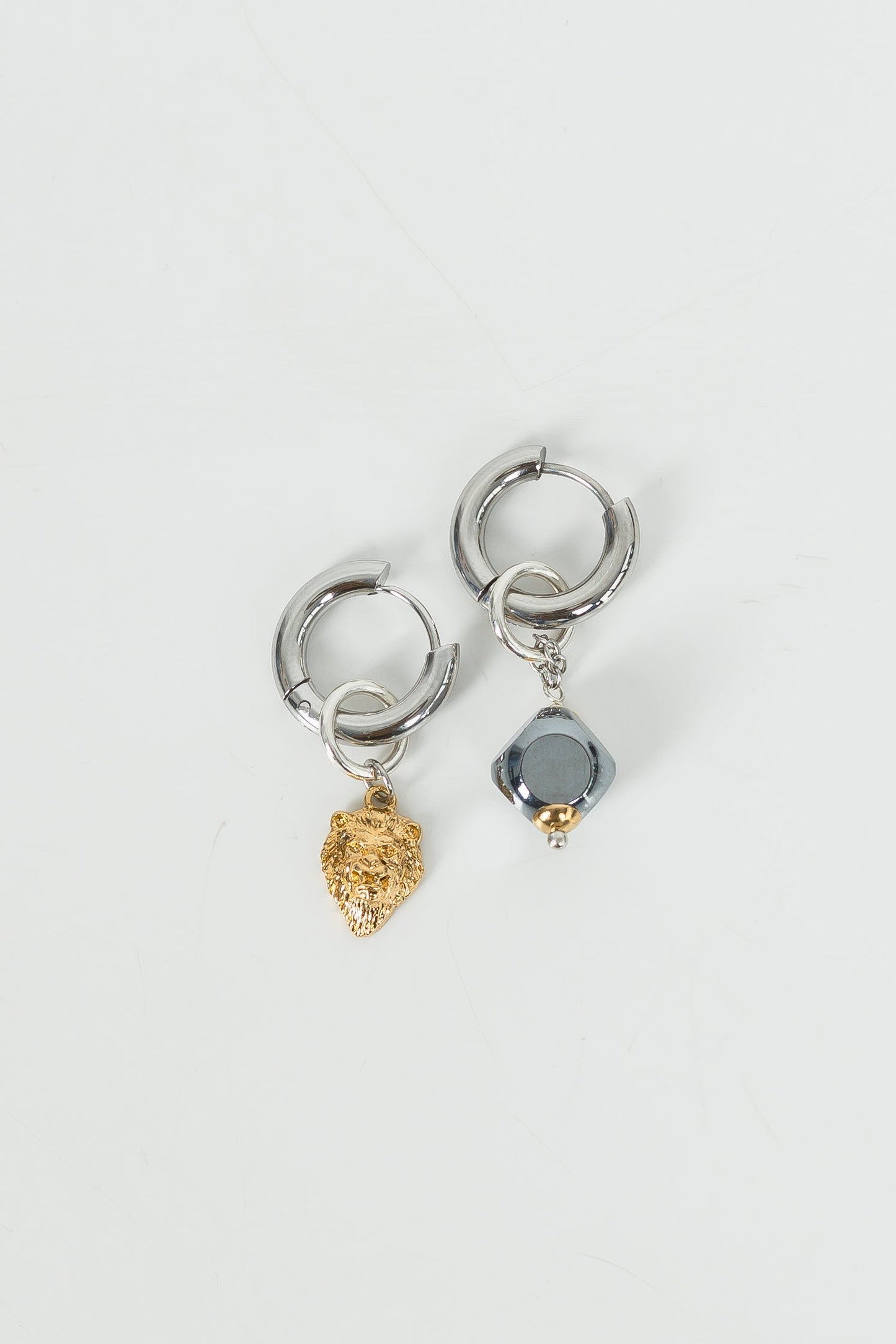 MIA earrings asymmetrical SAMOKISH