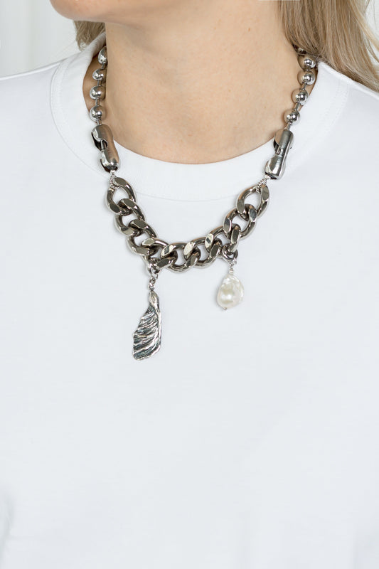 ESTER SILVER necklace with baroque pearl and pendant SAMOKISH