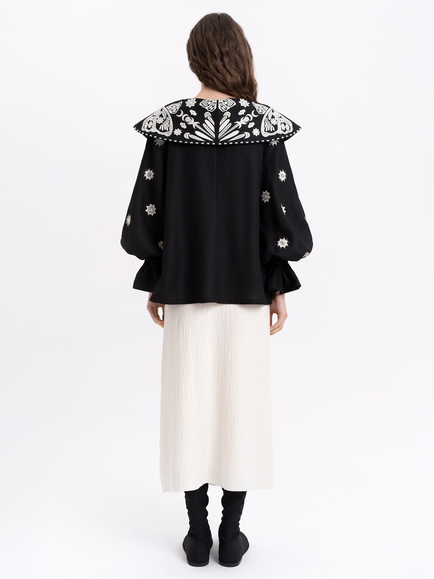 Linen embroidered blouse with a wide collar Lehit ETNODIM