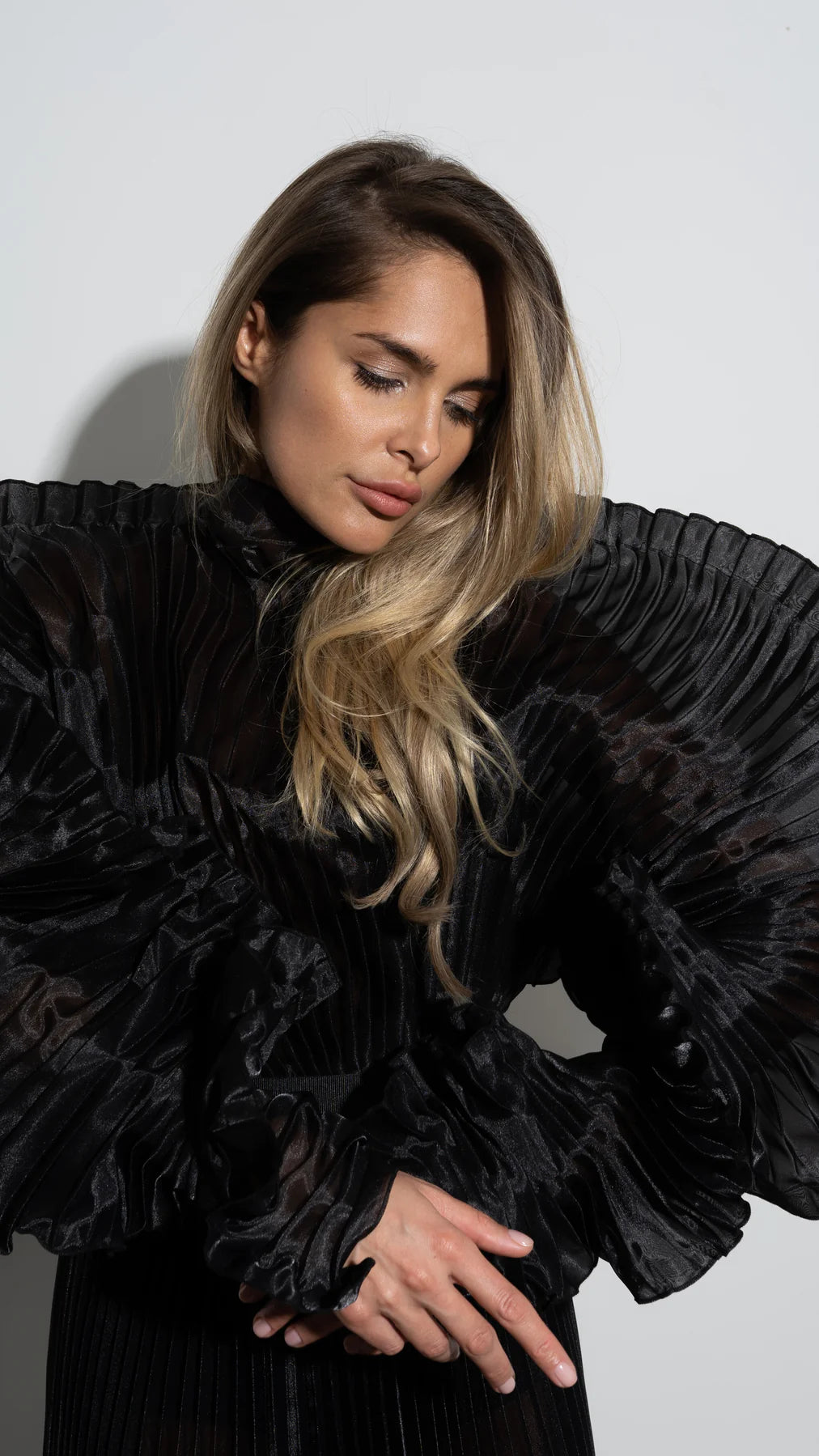 Alisha Pleated Black Dress J’AMEMME