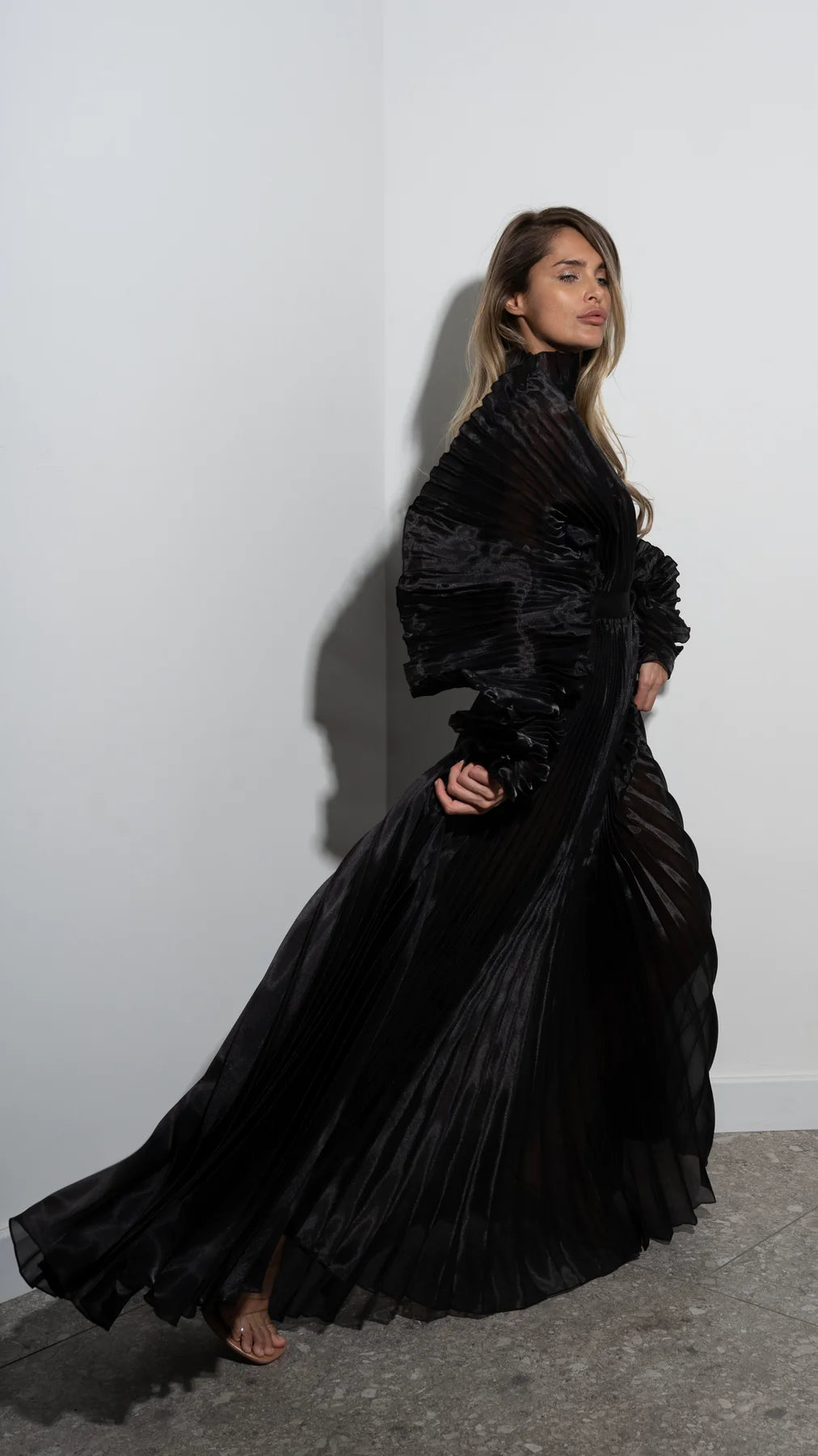 Alisha Pleated Black Dress J’AMEMME