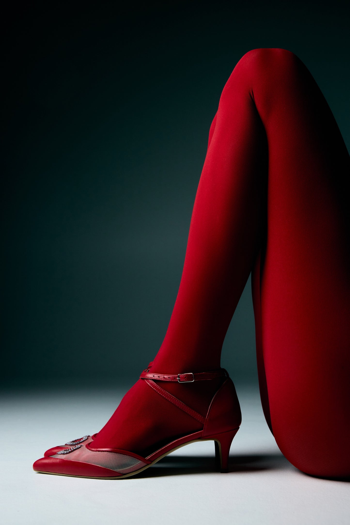 Luv red sandals with a heart-shaped cutout LOOKIE ATELIER