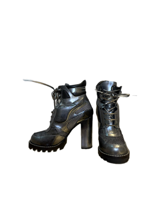 Leather Lace-Up Ankle Boots with Block Heel LOUIS VUITTON (Pre-Owned)