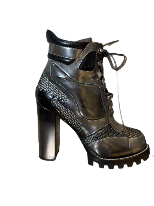 Leather Lace-Up Ankle Boots with Block Heel LOUIS VUITTON (Pre-Owned)