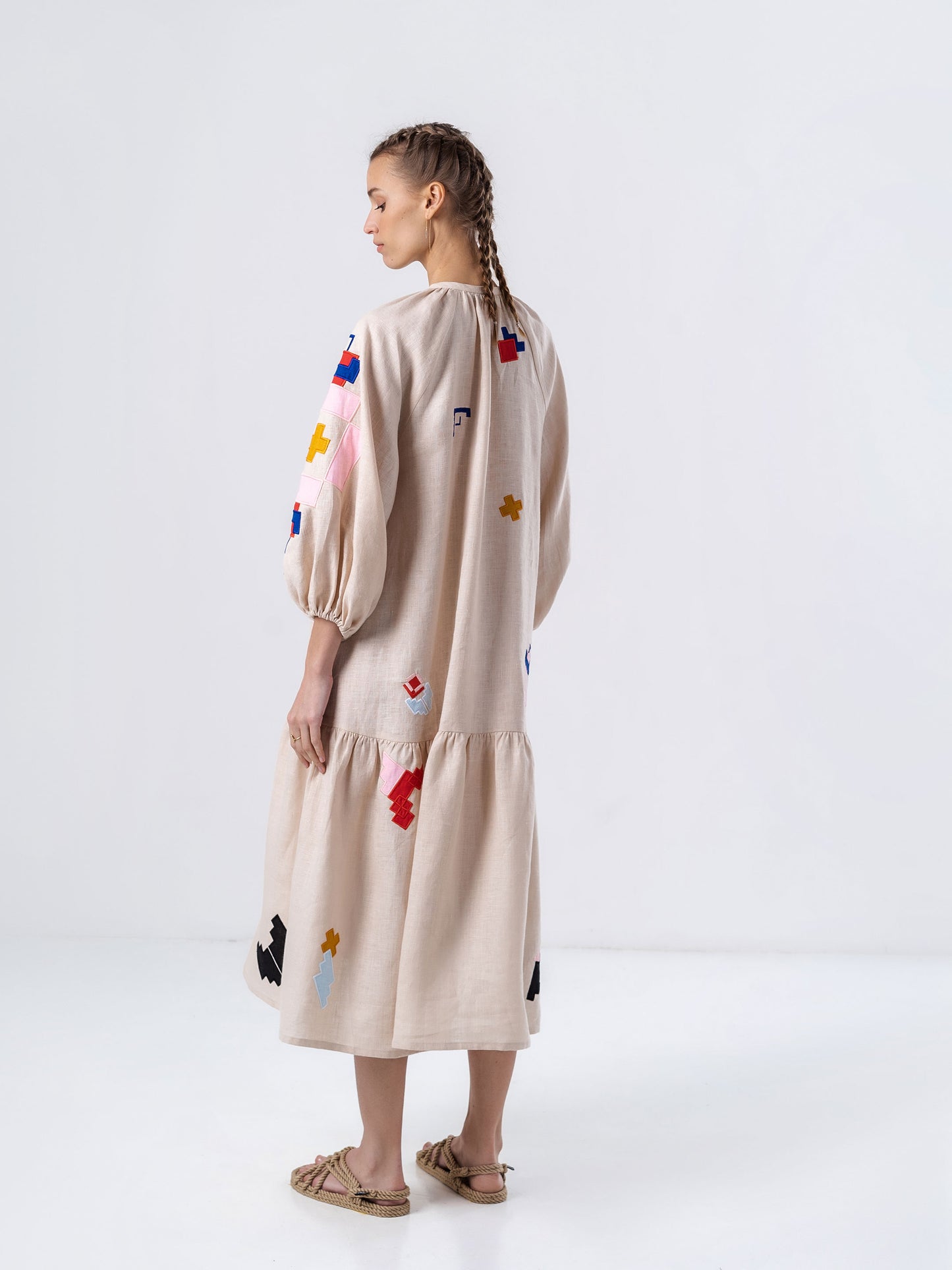 Light linen dress with applique Eva ETNODIM
