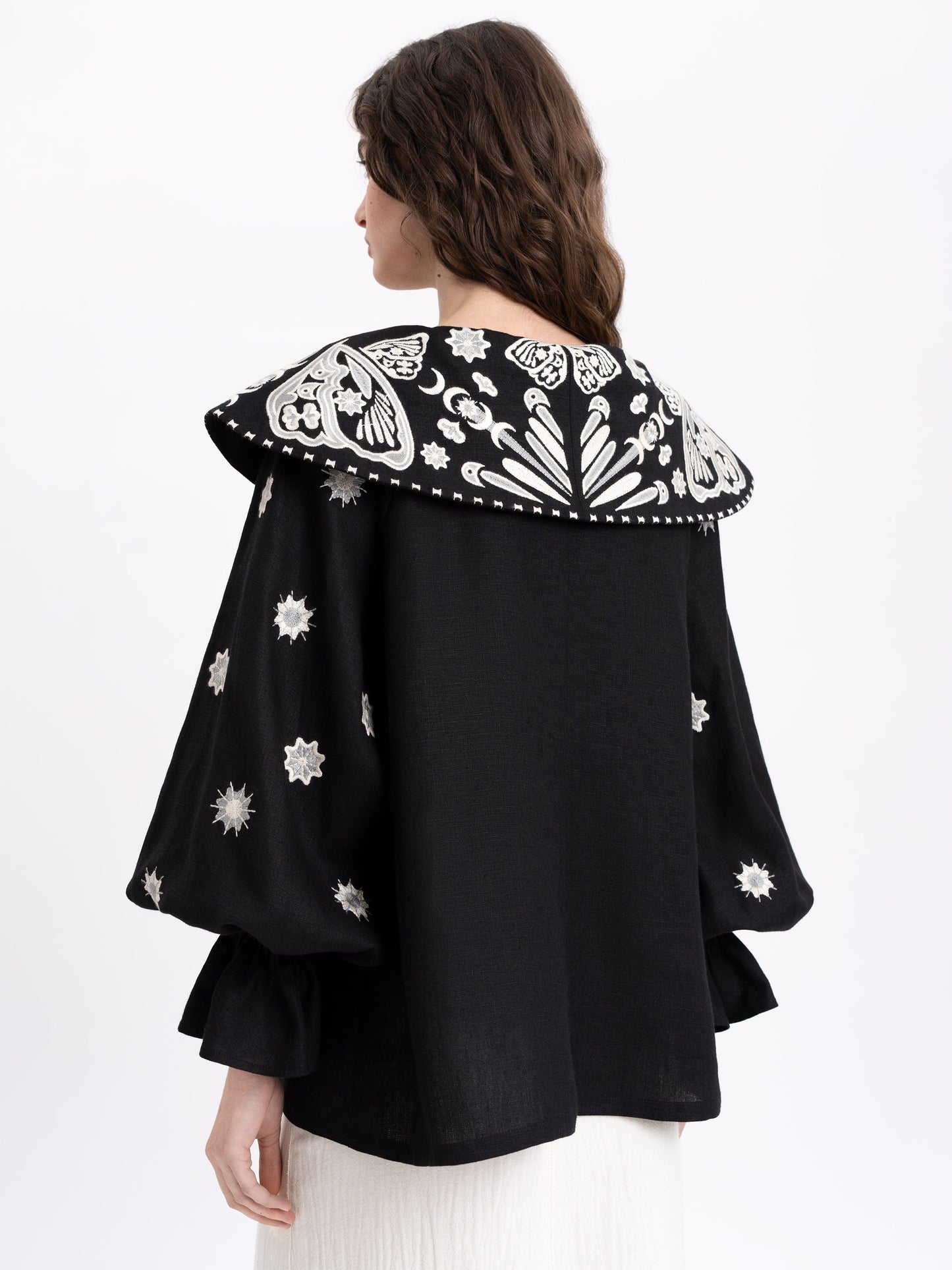 Linen embroidered blouse with a wide collar Lehit ETNODIM