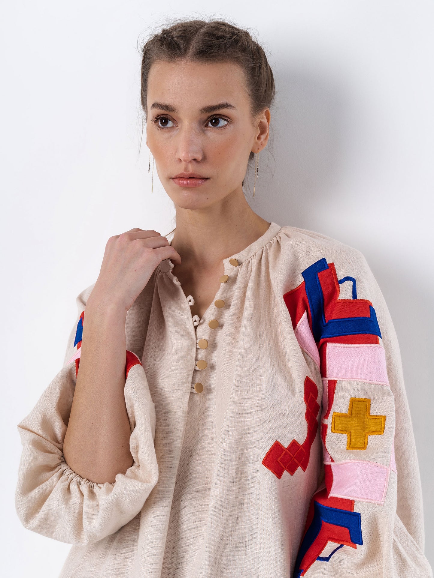 Light linen dress with applique Eva ETNODIM