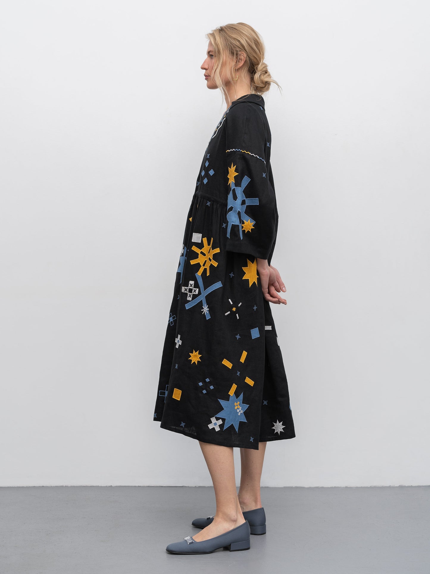 Linen dress with embroidery and applique Zori ETNODIM