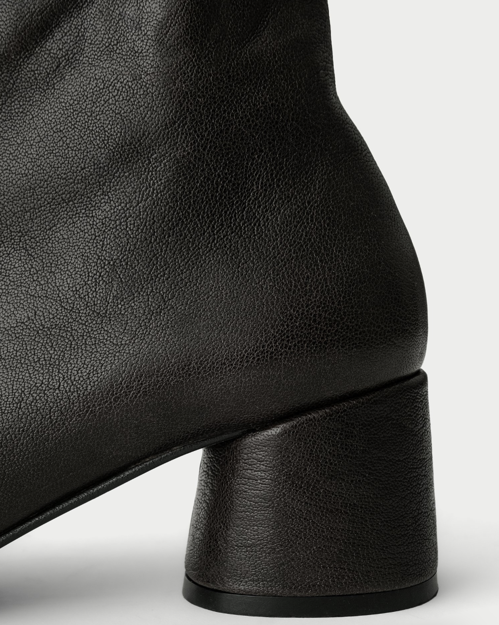 Pillow Boots Black HVOYA