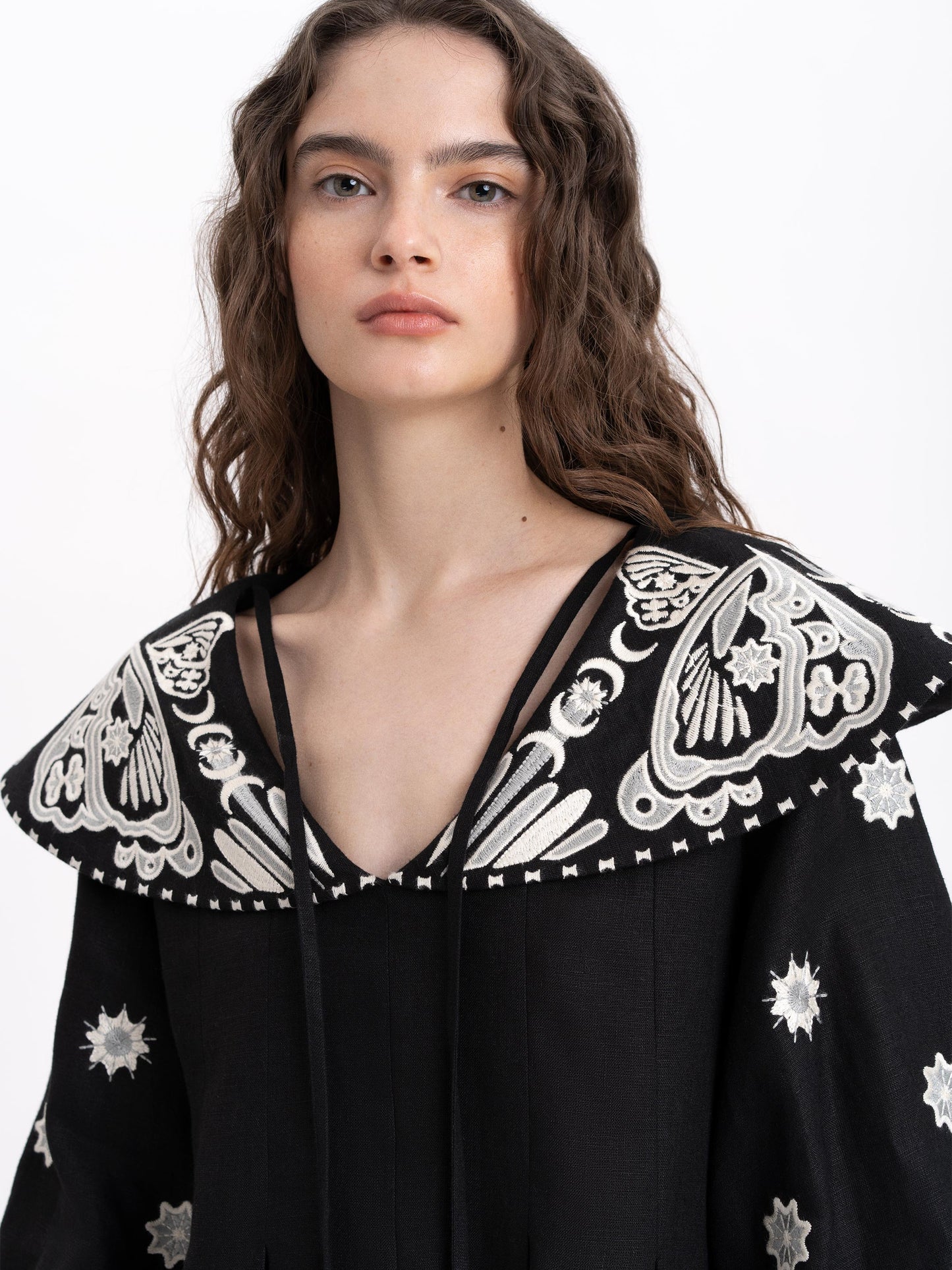 Linen embroidered blouse with a wide collar Lehit ETNODIM