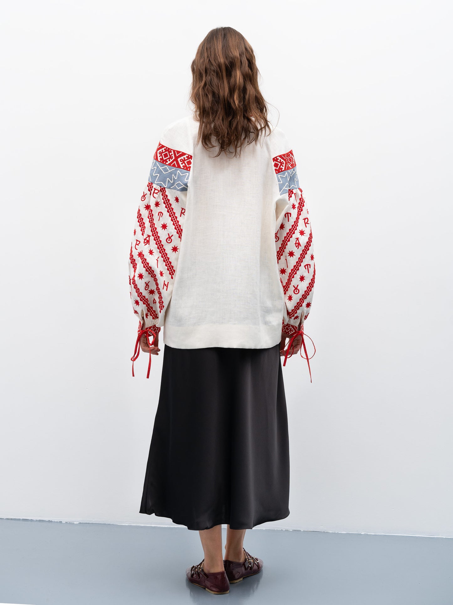 Women's embroidered blouse dedicated to the alphabet Rutenia ETNODIM