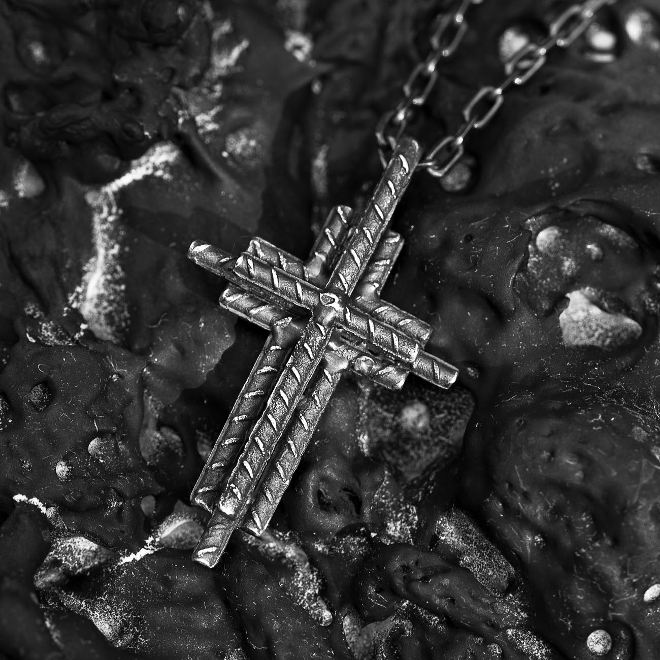 Idol Pendant with chain Reinformation Collection DENIS MUSIC