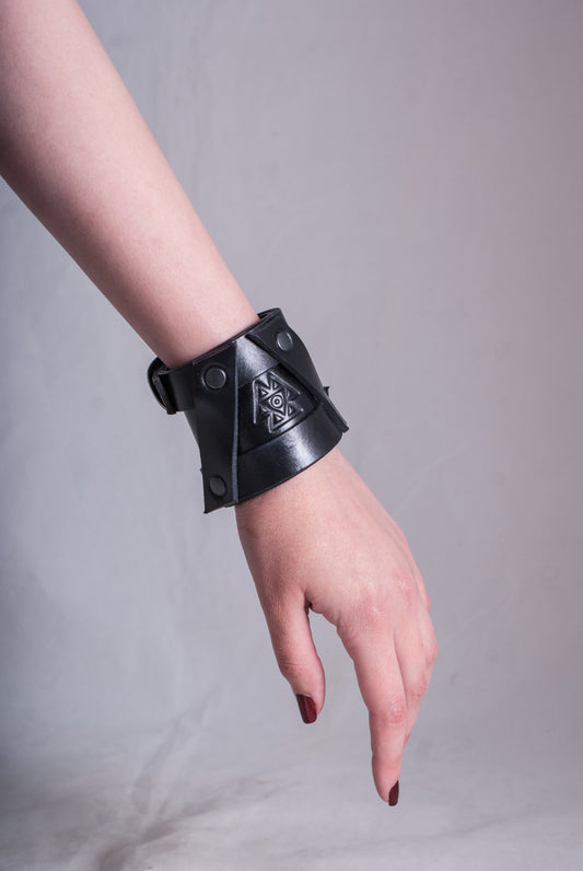 Leather black bracelet Bob Basset