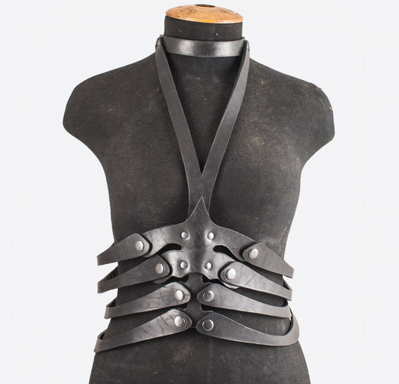 Black Dragon Spine Belt Bob Basset