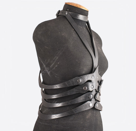 Black Dragon Spine Belt Bob Basset