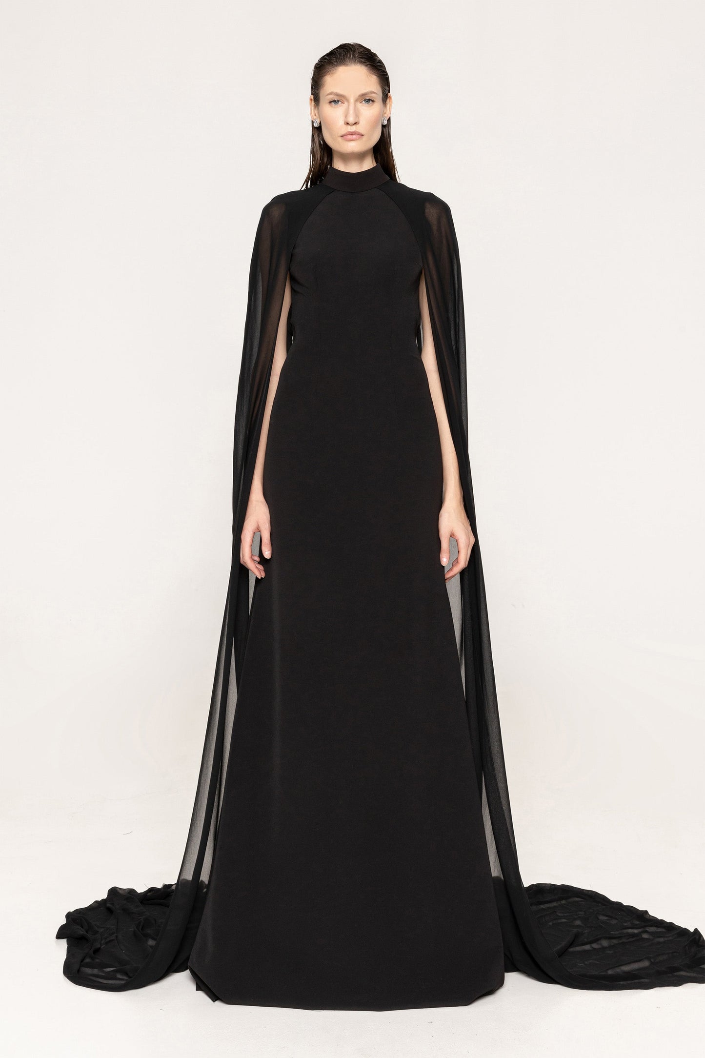 Cape-style backless gown NISSA