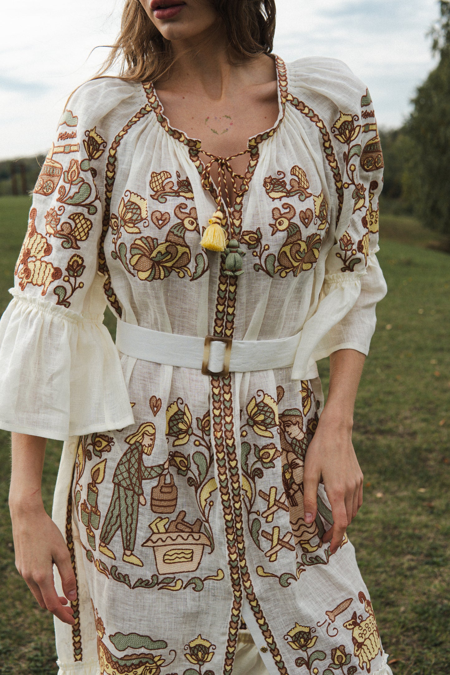 "Embroidery history" beige maxi dress FOBERINI