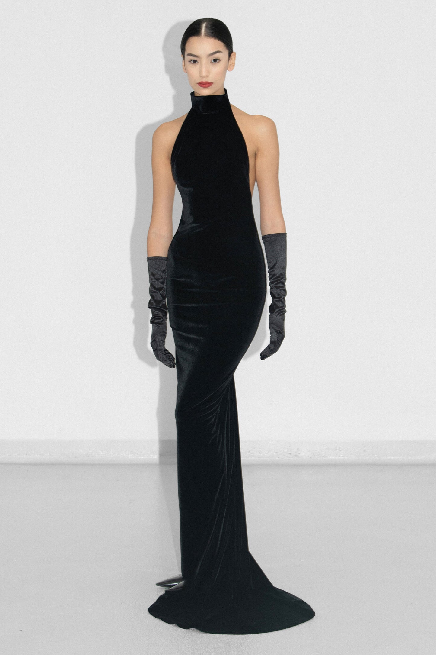 Open-Back Velvet Gown VESTIAIRE D'UN OISEAU LIBRE