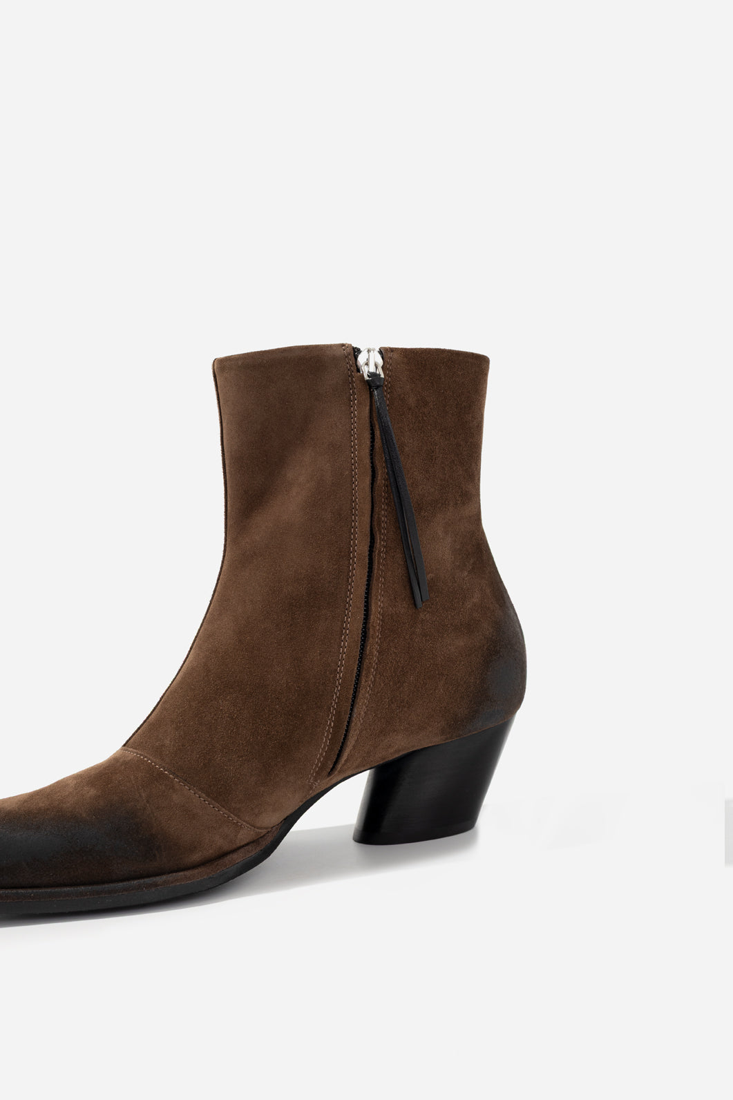 KACHOROVSKA Rosa brown suede ankle boots with vintage gradient effect on toe and heel, sleek silhouette