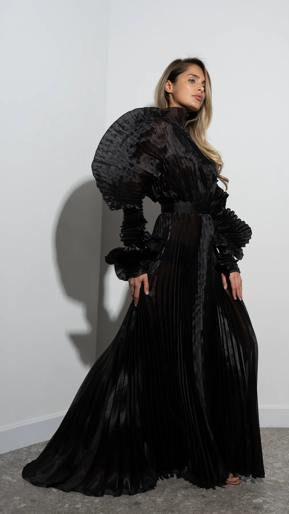 Alisha Pleated Black Dress J’AMEMME