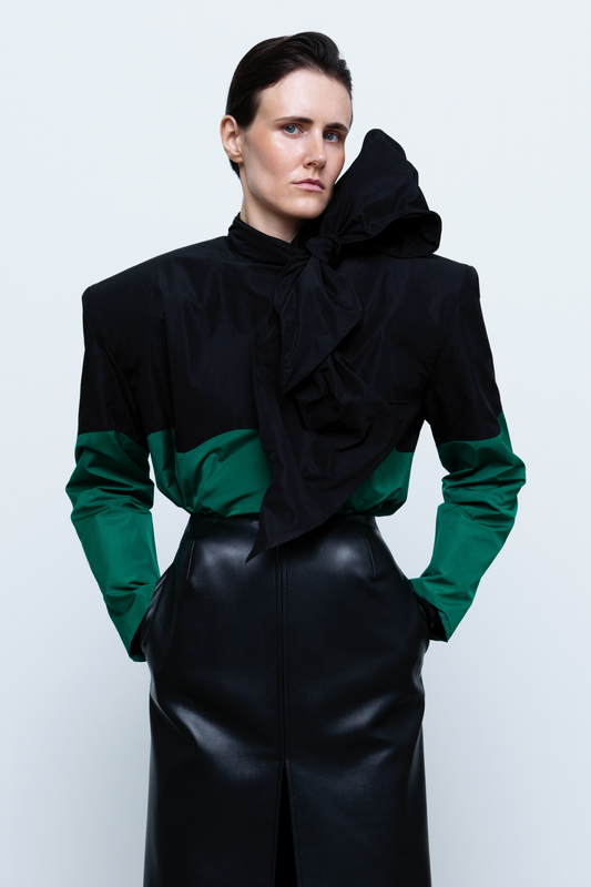 TOP #06 — Blouse with Voluminous Shoulders GUDU