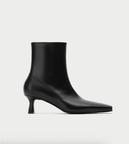 Kris Boots Black HVOYA