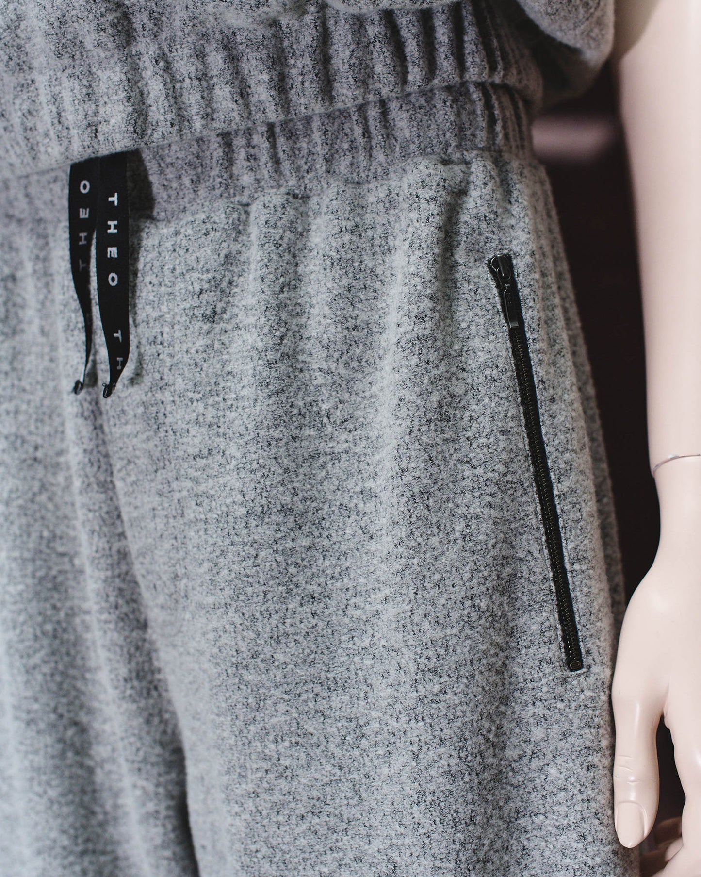 TAPERED WOOL JOGGER THEO