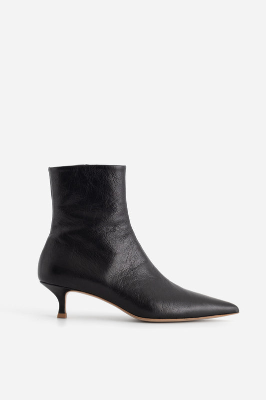 MARIA BLACK ANKLE BOOTS WITH SHIN KACHOROVSKA