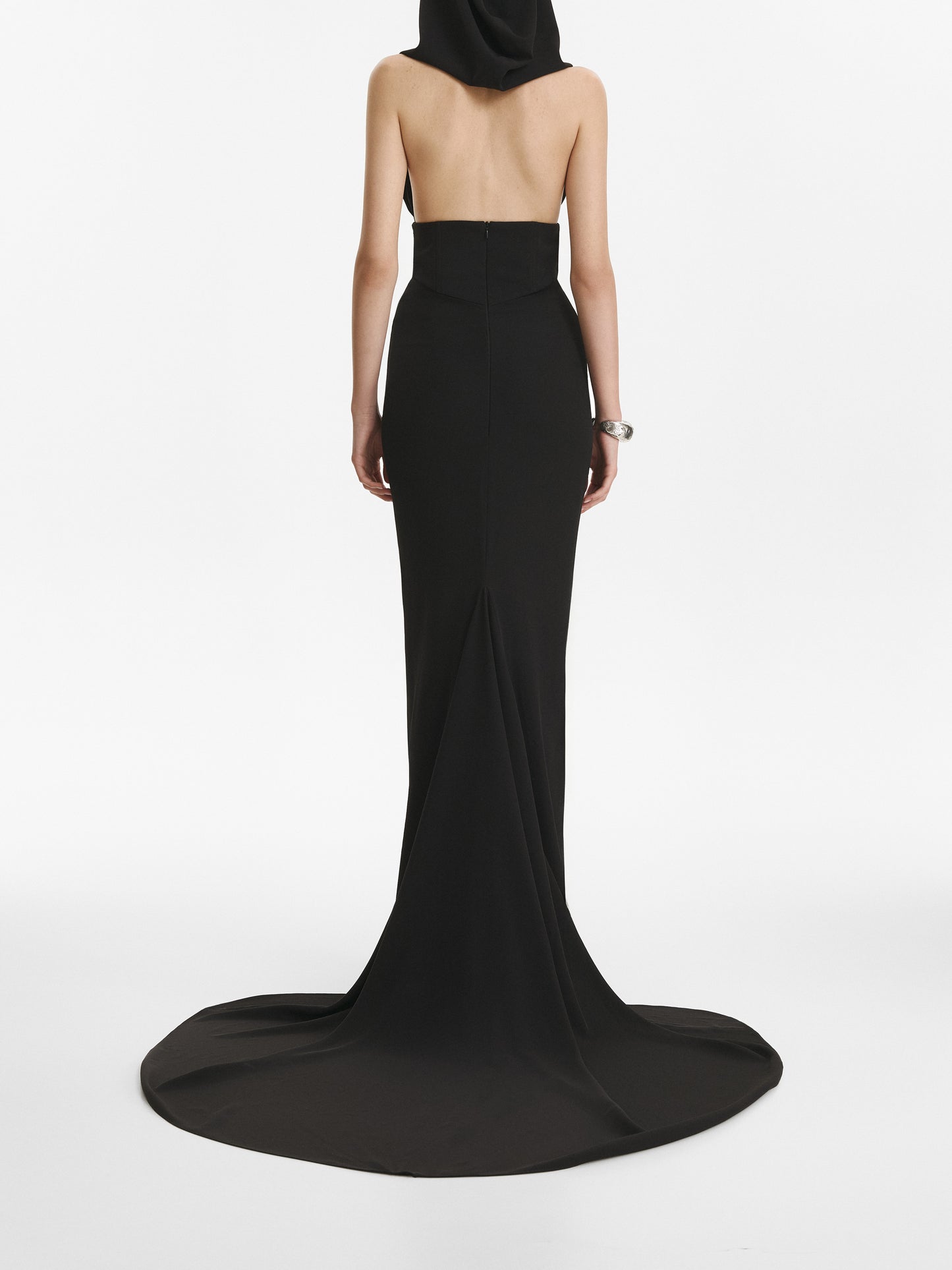 Hooded gown VESTIAIRE D'UN OISEAU LIBRE