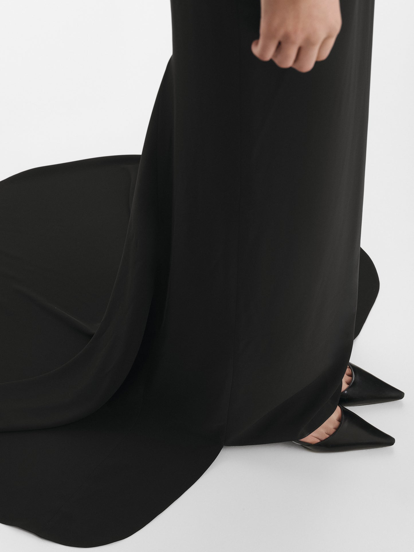 Hooded gown VESTIAIRE D'UN OISEAU LIBRE