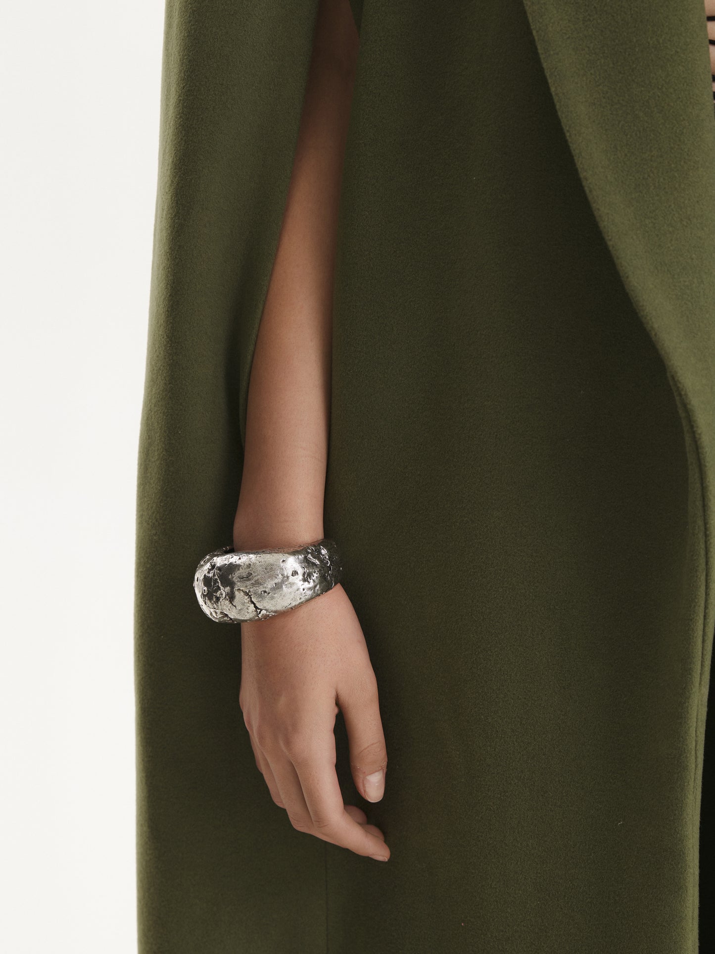 Cashmere Blend Cape VESTIAIRE D'UN OISEAU LIBRE