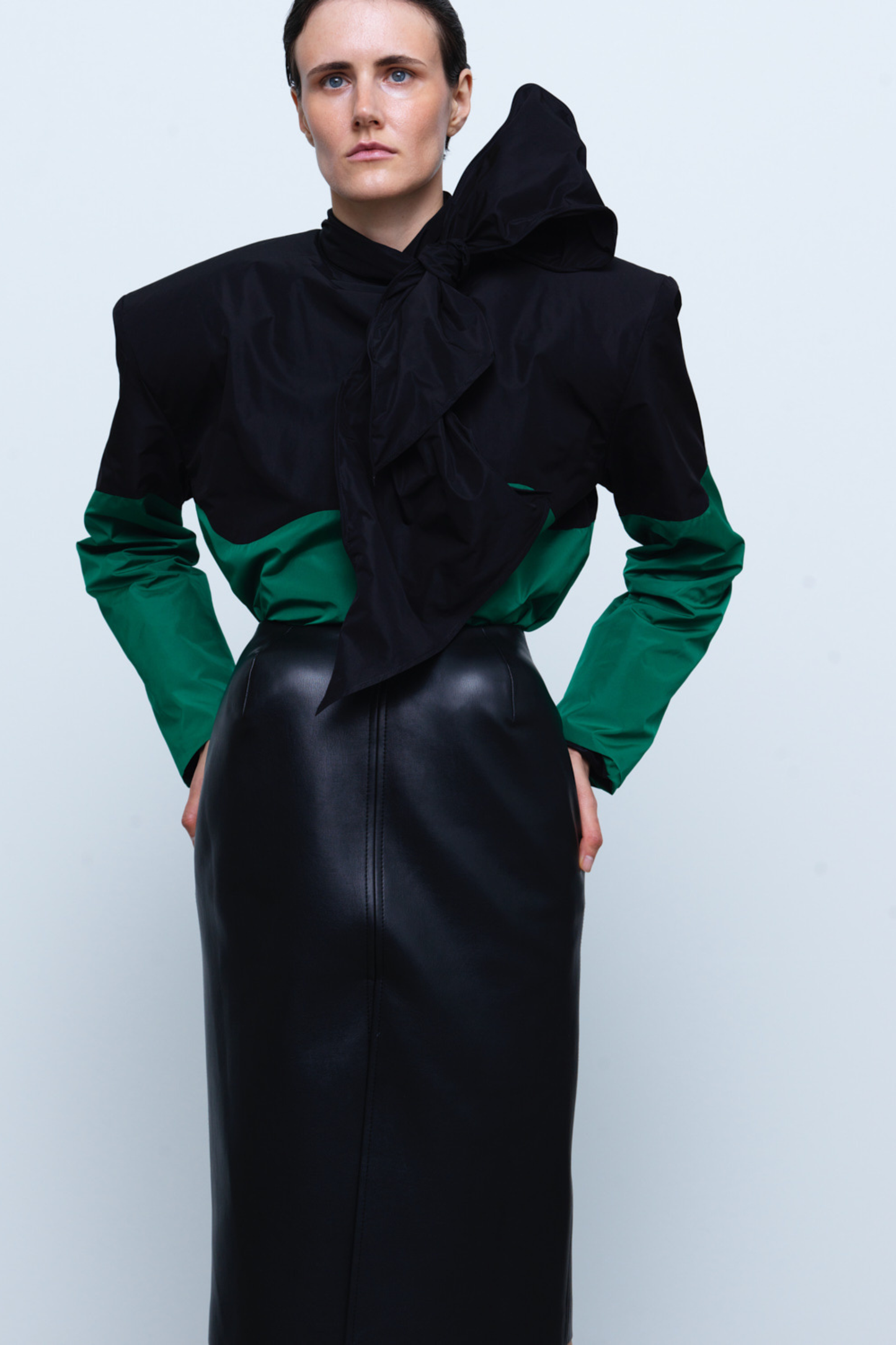 TOP #06 — Blouse with Voluminous Shoulders GUDU