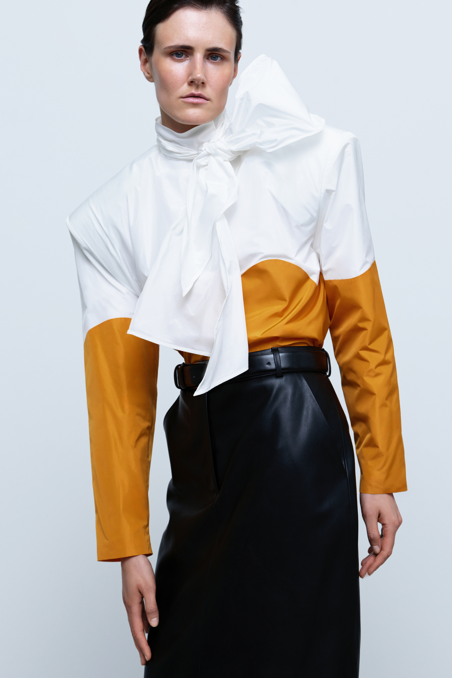 TOP #05 — Blouse with Voluminous Shoulders GUDU
