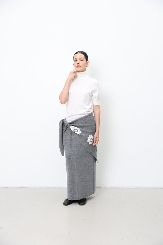 Triangular Knitted Scarf With Flowers 91LAB