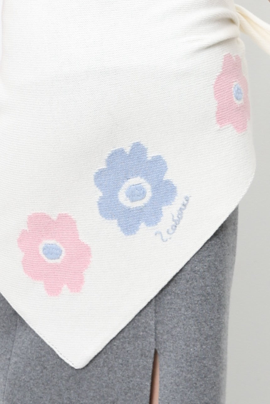 Triangular Knitted Scarf With Flowers 91LAB