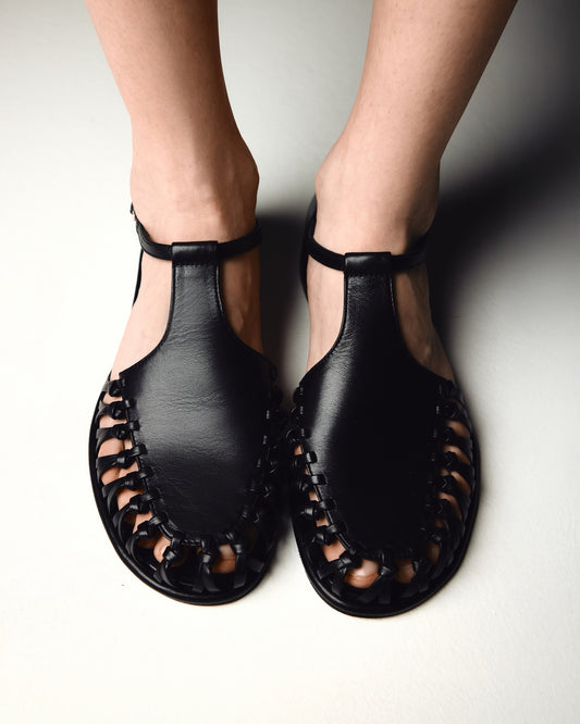 Anatomically shaped Fisherman black sandals LOOKIE ATELIER