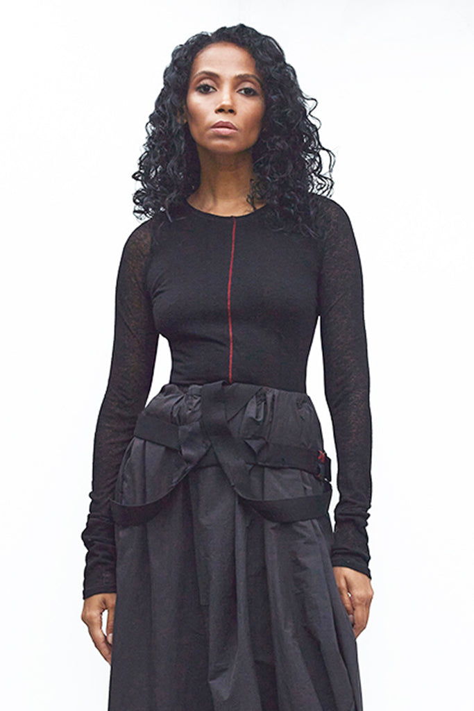 Base with transparent sleeves with red thread G2A