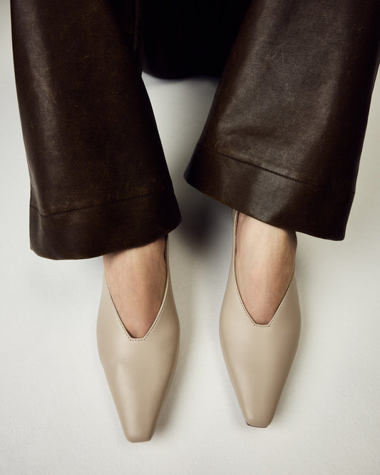 Comfortable Erica beige pumps for every day LOOKIE ATELIER