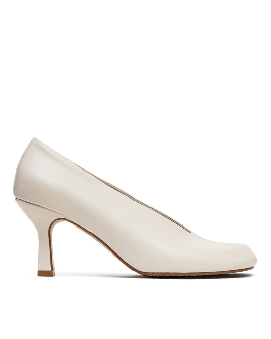 Fiona milky leather pumps LOOKIE ATELIER