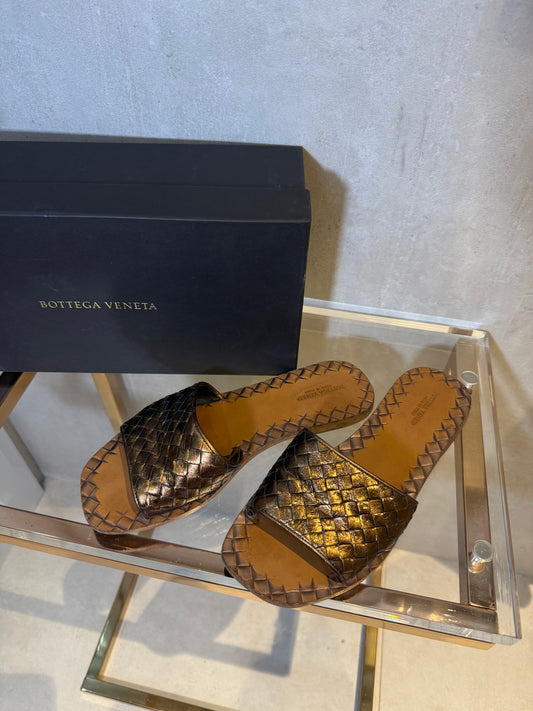 Intrecciato Leather Slides Brown BOTTEGA VENETA (Pre-Owned)