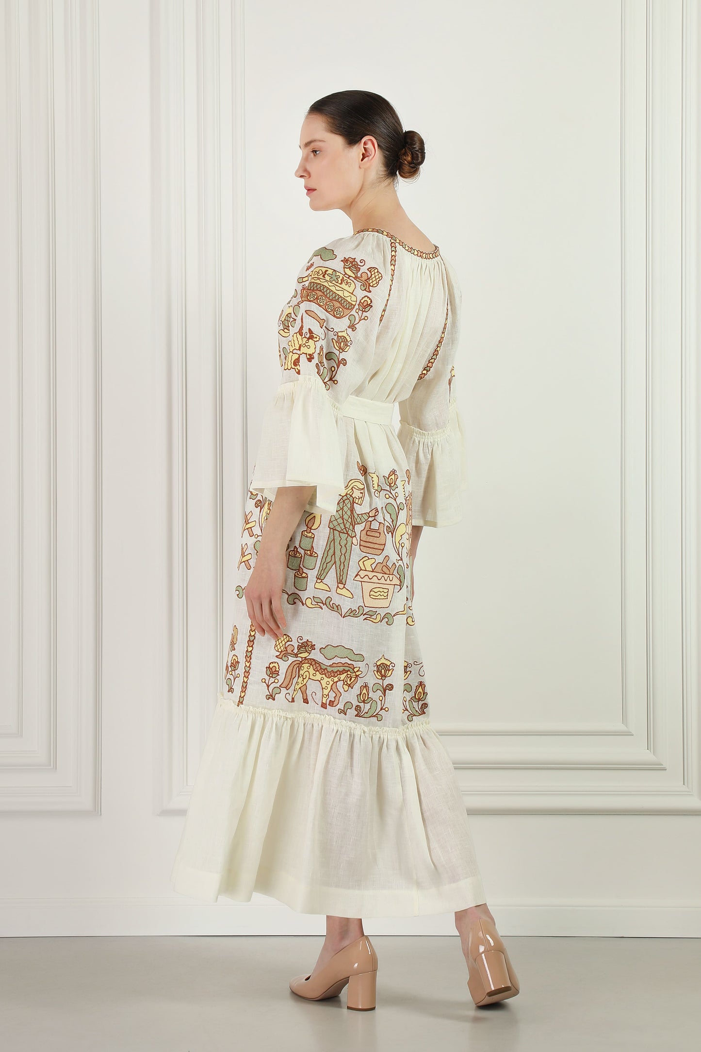 "Embroidery history" beige maxi dress FOBERINI