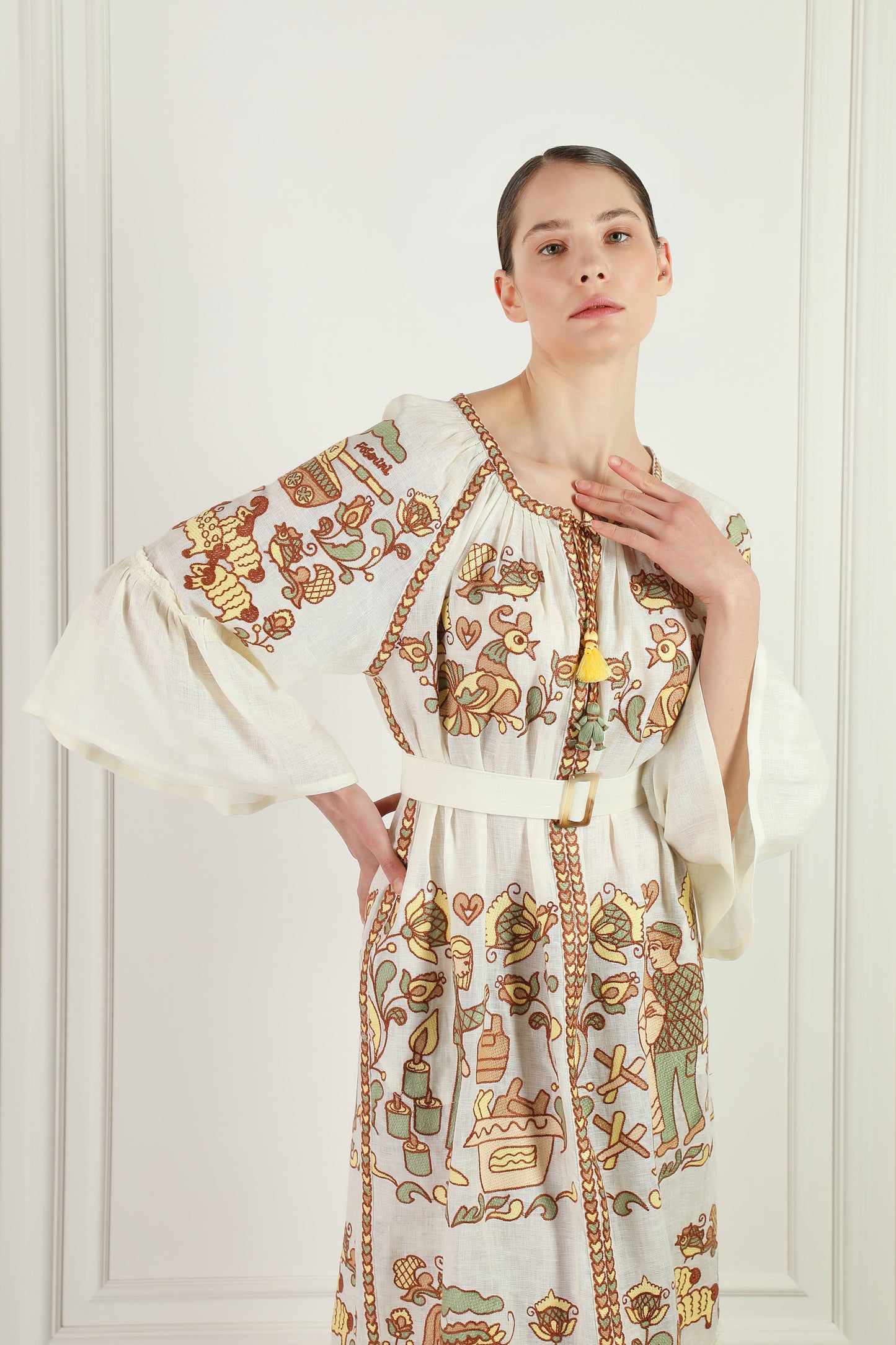 "Embroidery history" beige maxi dress FOBERINI