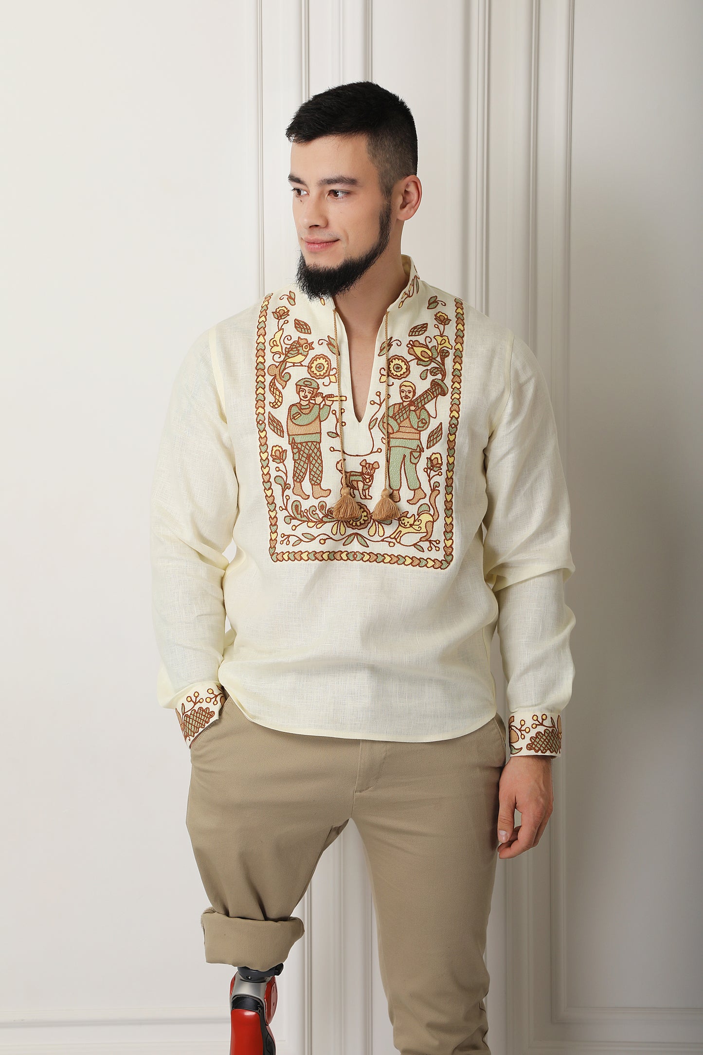 "Embroidery history" beige shirt FOBERINI