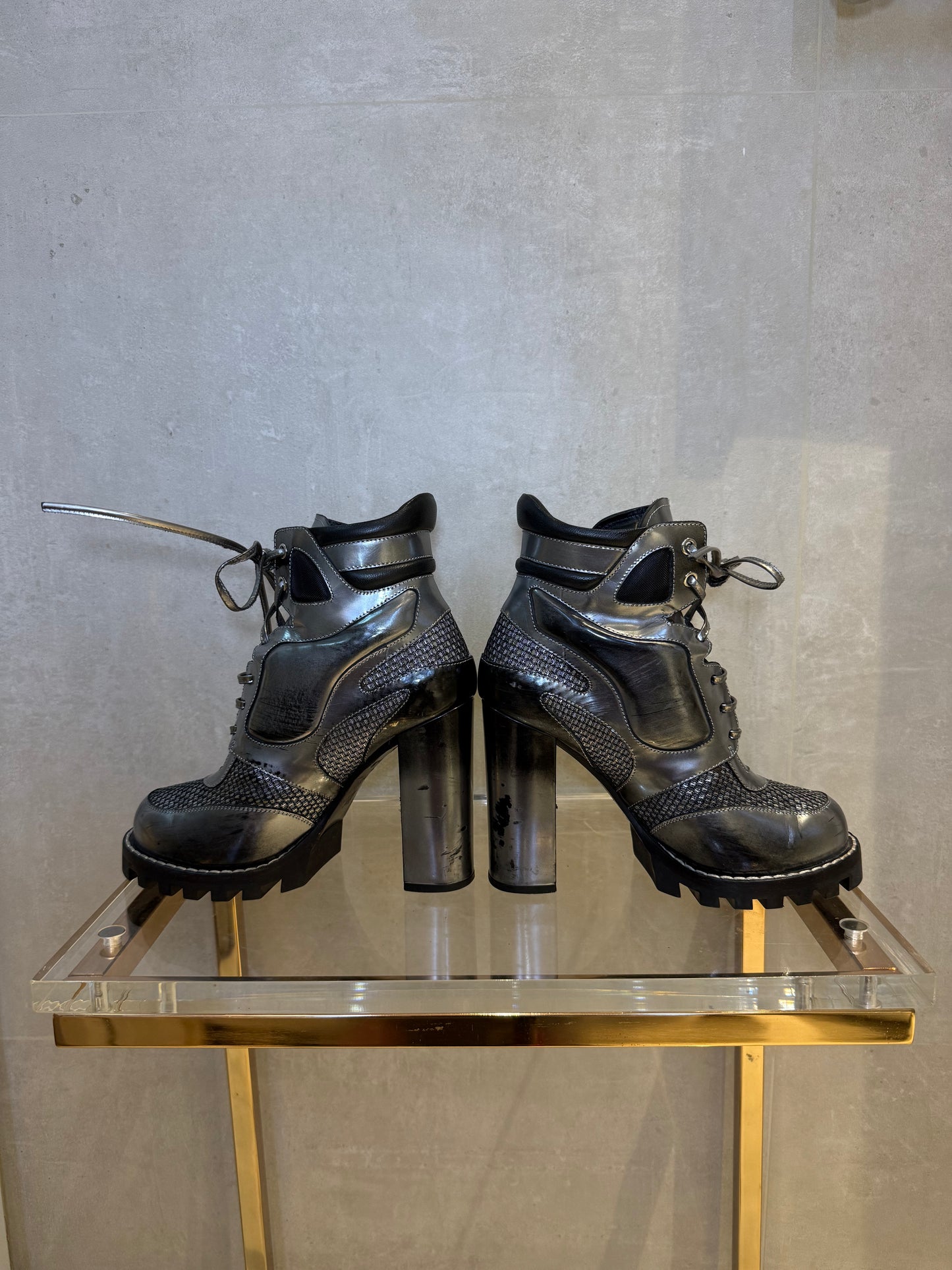 Leather Lace-Up Ankle Boots with Block Heel LOUIS VUITTON (Pre-Owned)