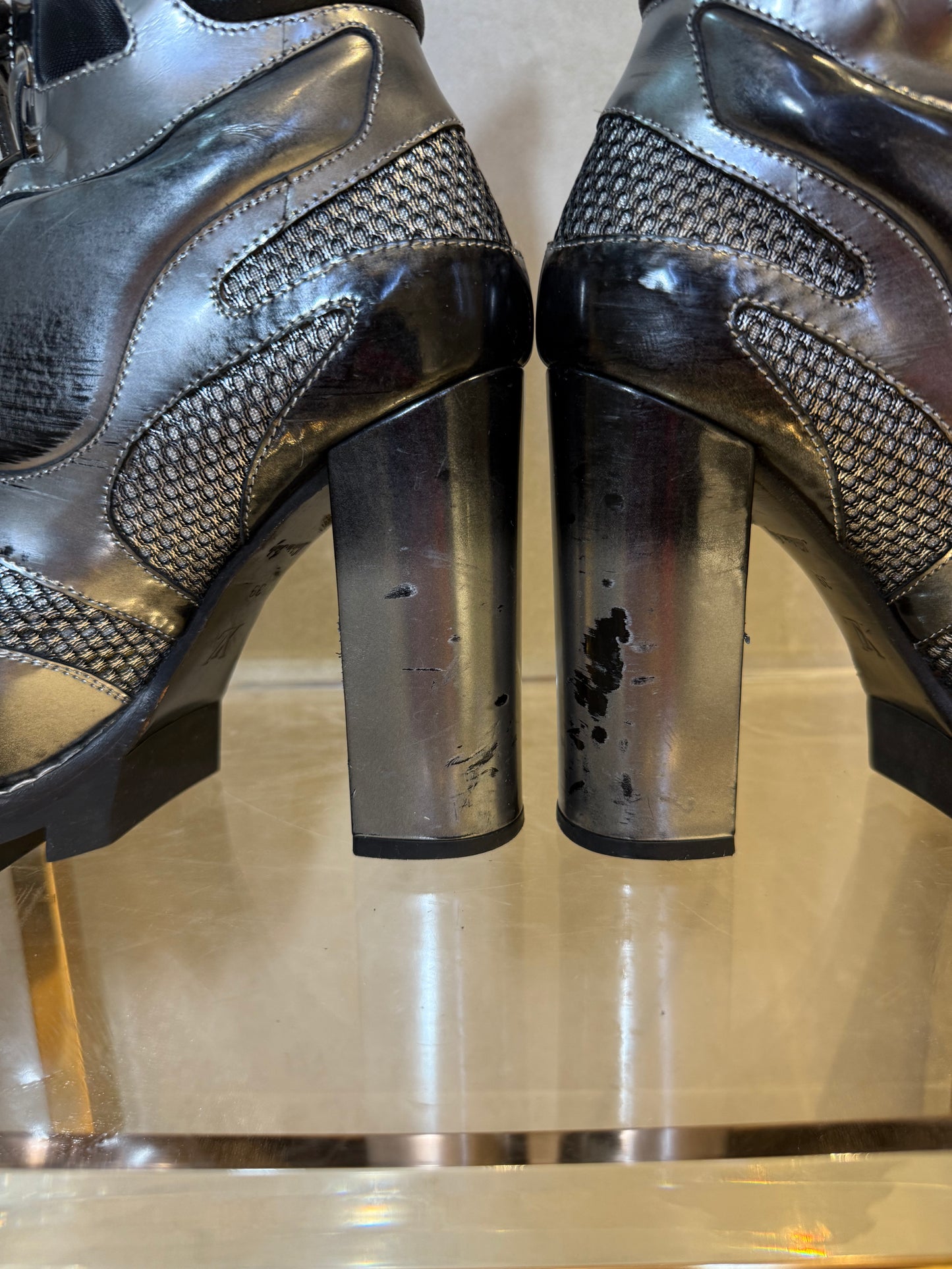 Leather Lace-Up Ankle Boots with Block Heel LOUIS VUITTON (Pre-Owned)