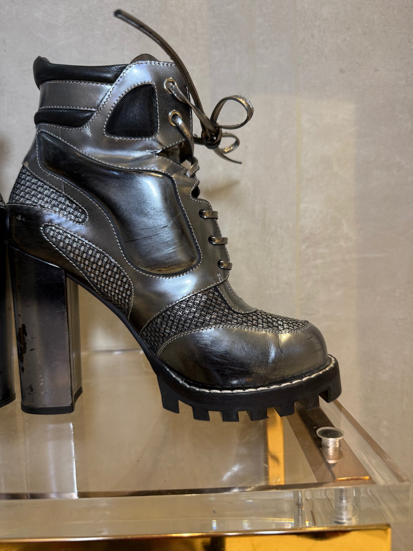 Leather Lace-Up Ankle Boots with Block Heel LOUIS VUITTON (Pre-Owned)